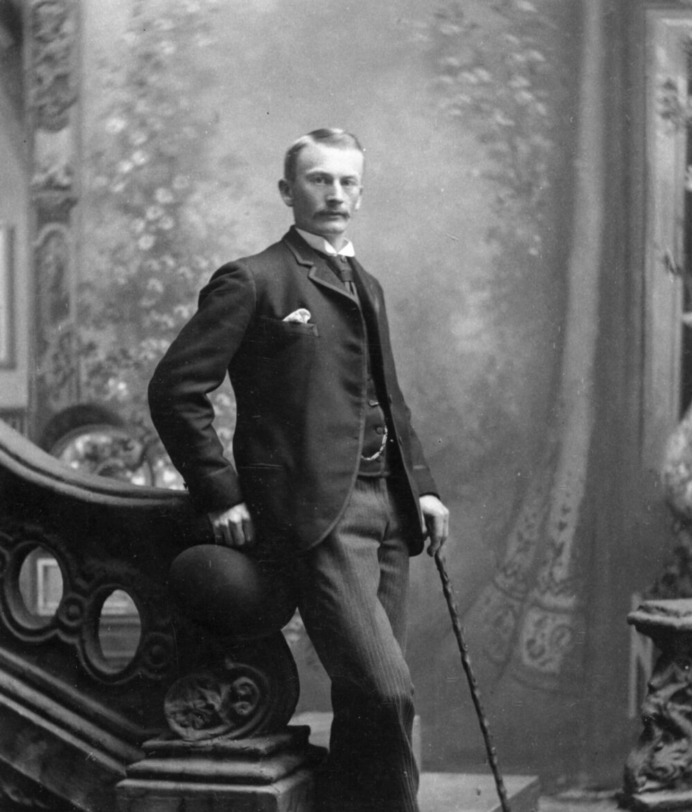 The unlikely rise of an English sailor - BC BooklookBC Booklook